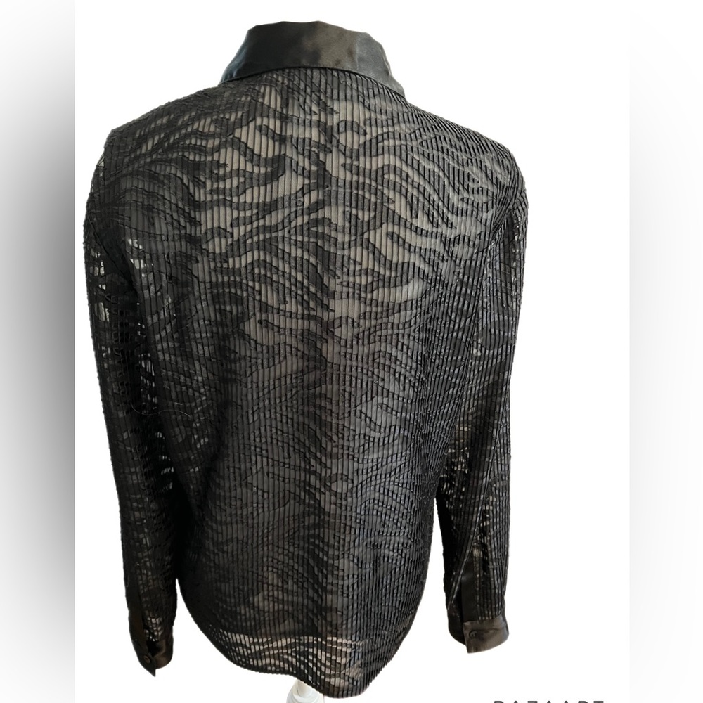 π₯π₯ Rafaela Top Blouse Womens Size 12 Textured Sheer Button Front Black - Picture 2 of 6